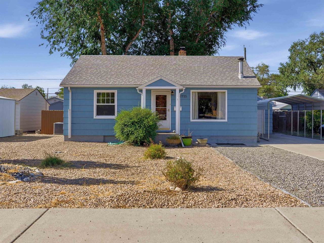 1715 Grand Avenue - Photo 1