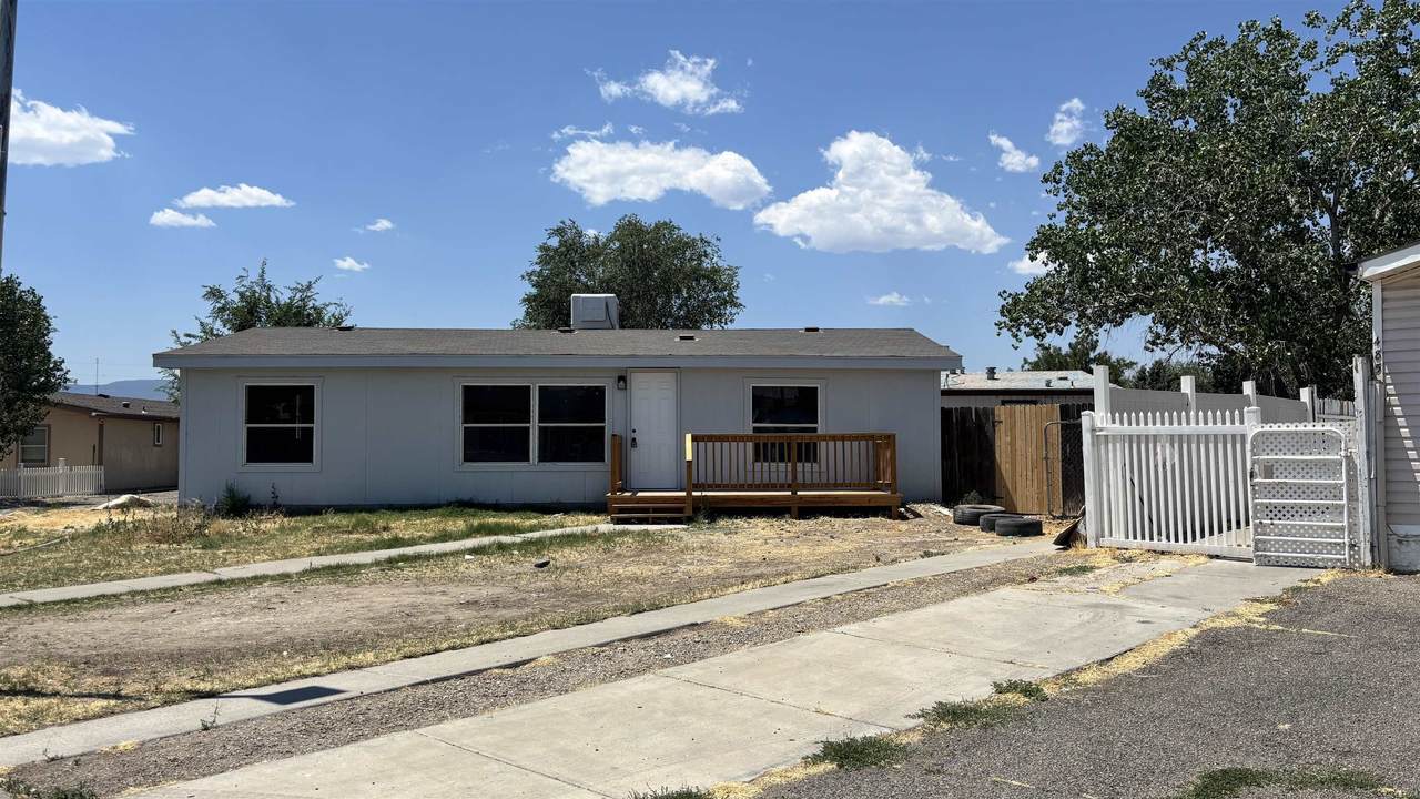 483 Niagara Circle - Photo 1
