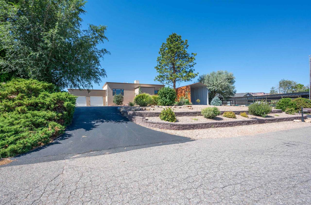 547 Greenwood Drive - Photo 1