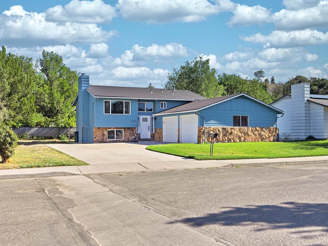 2408 Walnut Avenue - Photo 1