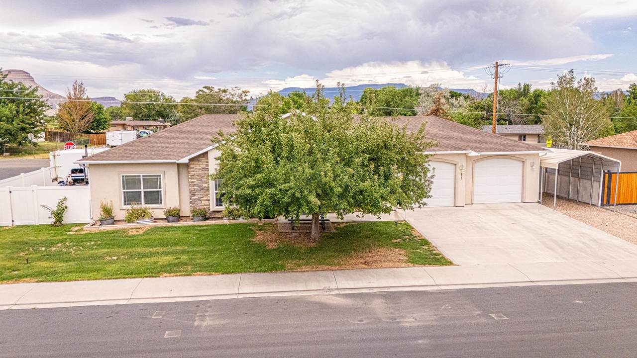 656 Huntington Road - Photo 1