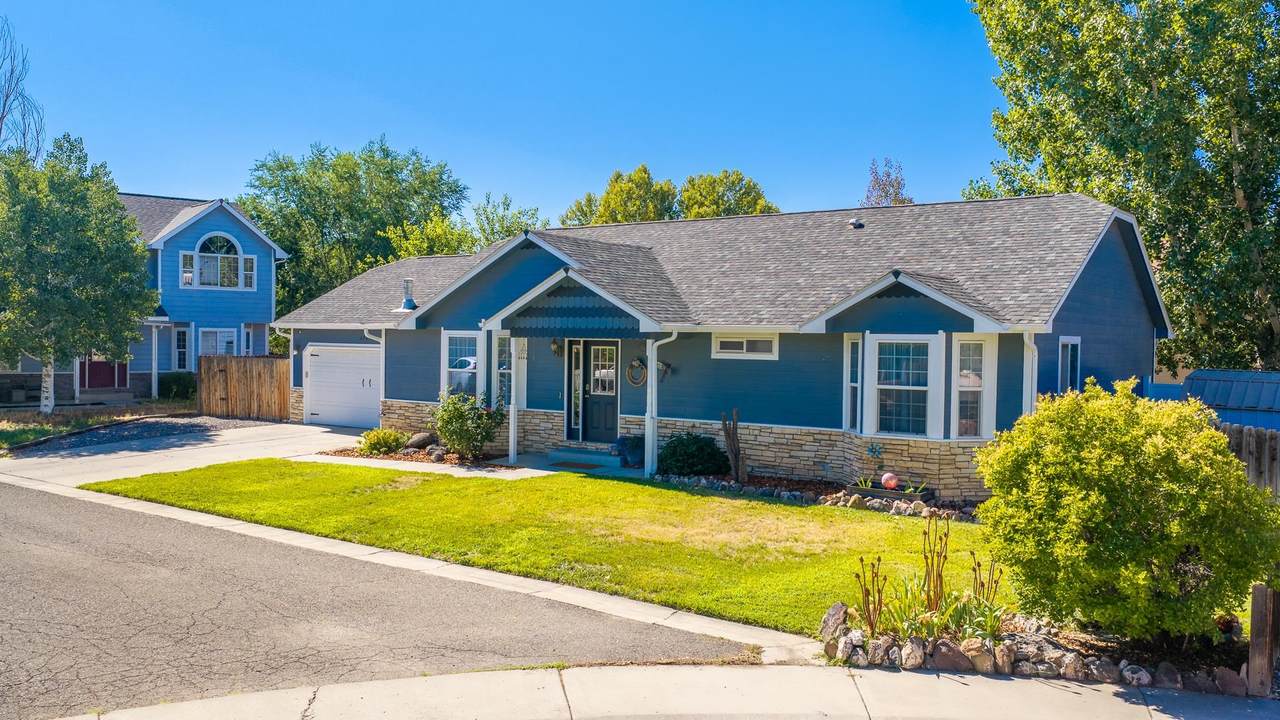 636 Brooks Court - Photo 1