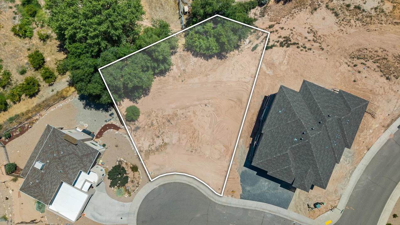 2123 River Bend Court - Photo 1
