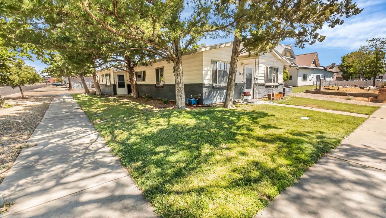 604 Belford Avenue - Photo 1