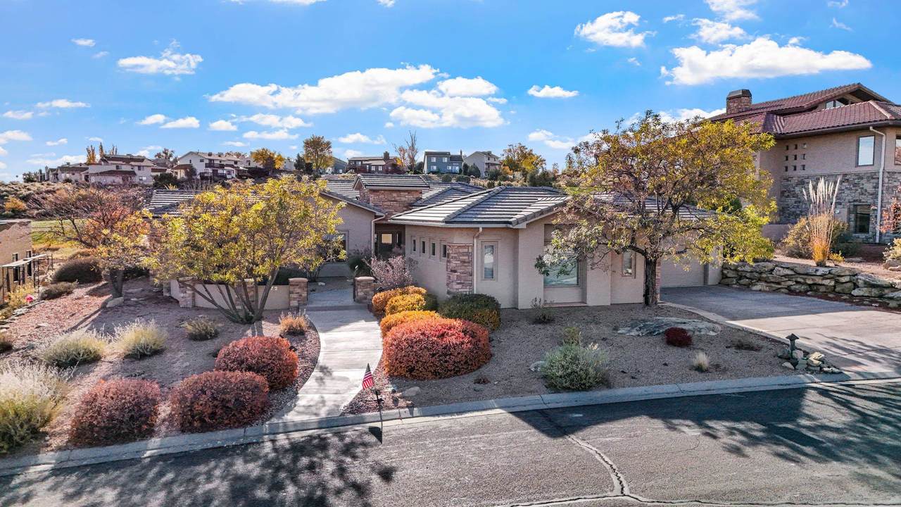 372 High Desert Road - Photo 1