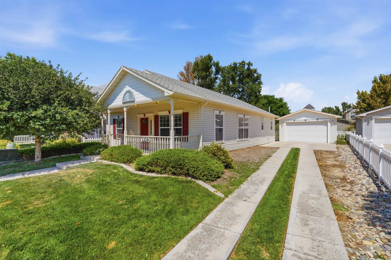 1229 Windsor Park Drive - Photo 1