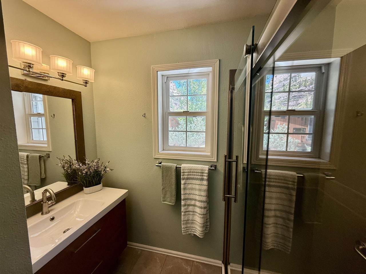 102 Spruce Court - Photo 1