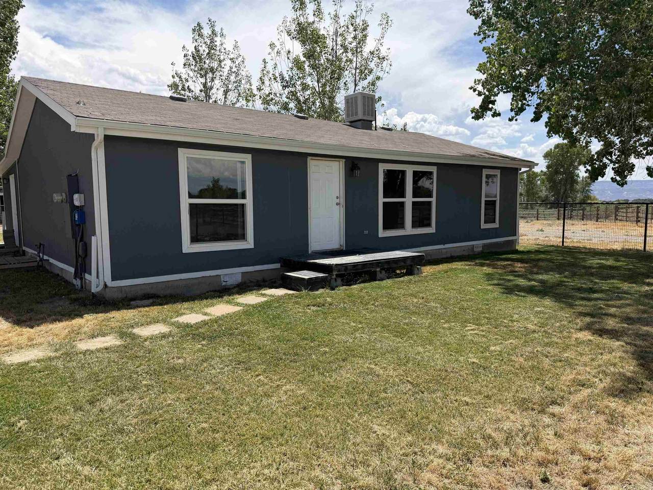 1668 18 Road - Photo 1