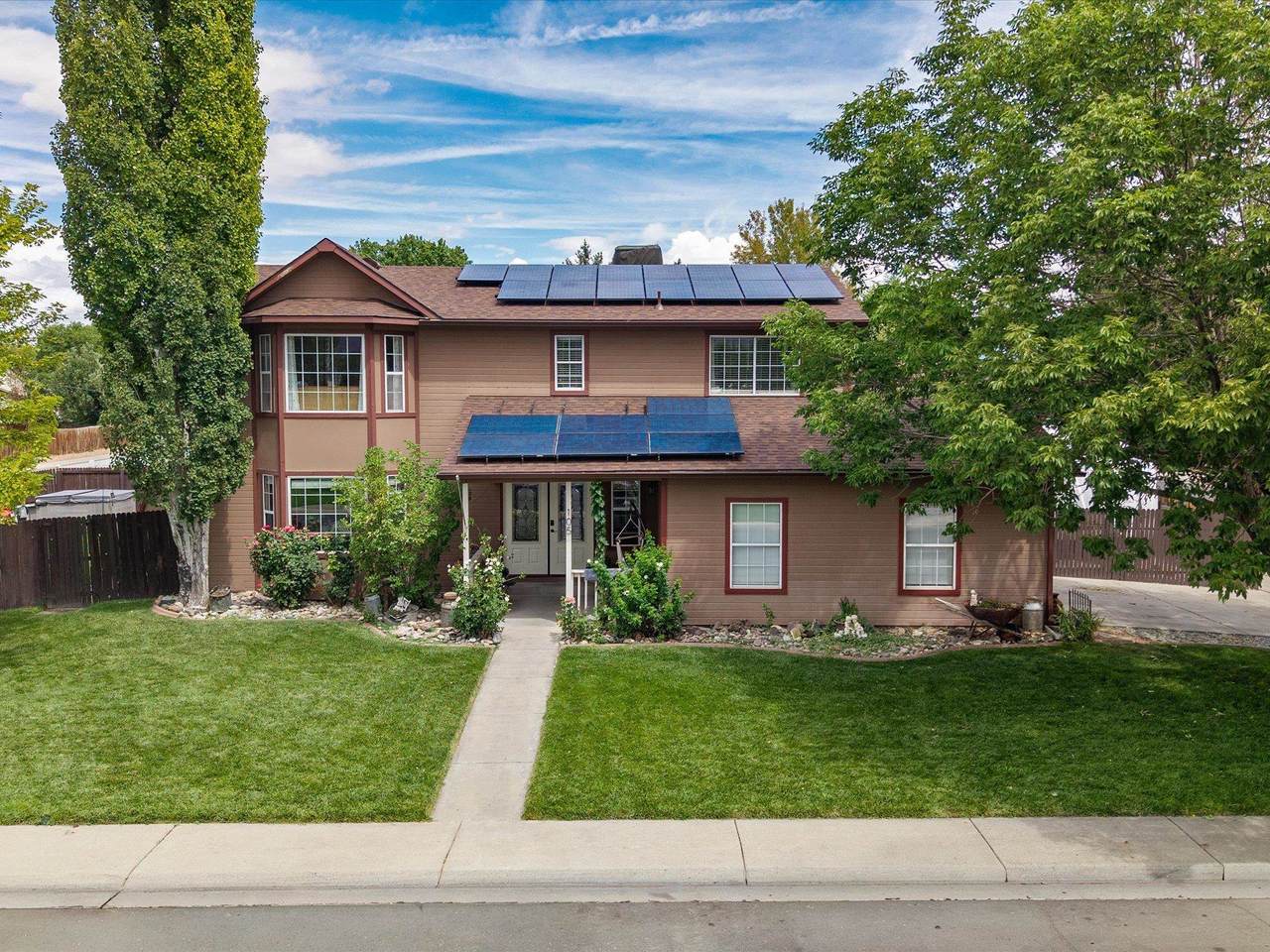 105 Sunset Drive - Photo 1