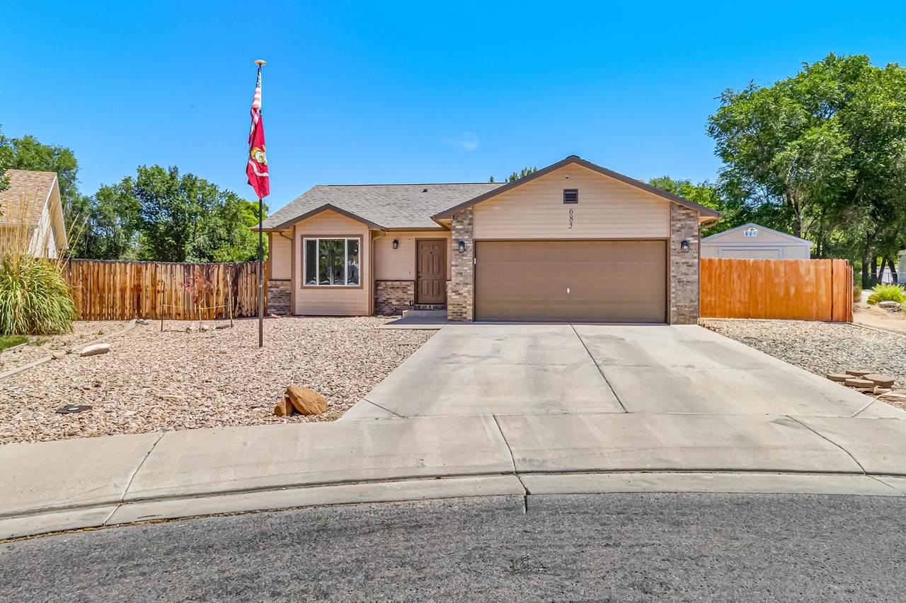 685 Bayberry Court - Photo 1