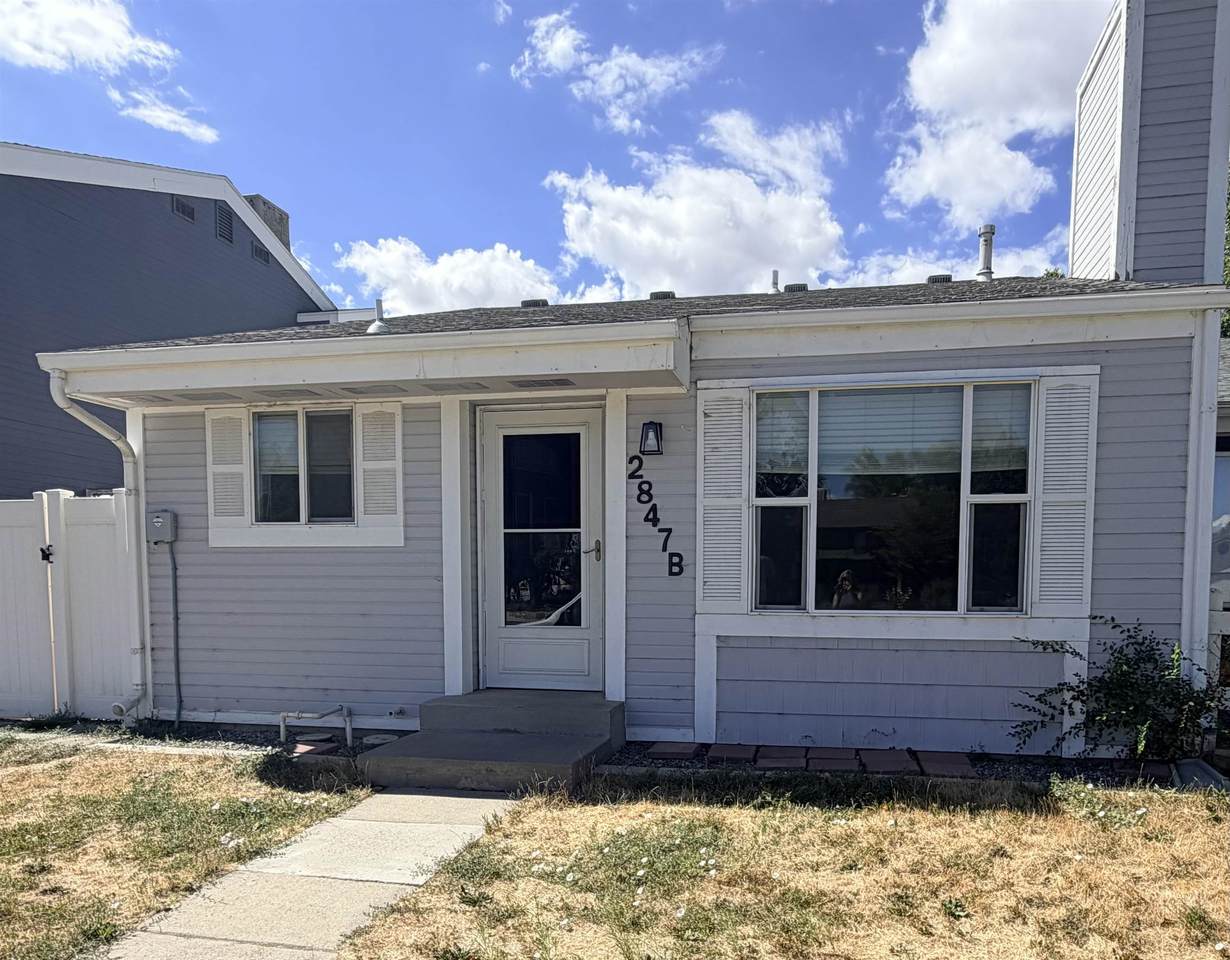 2847 Oxford Avenue - Photo 1