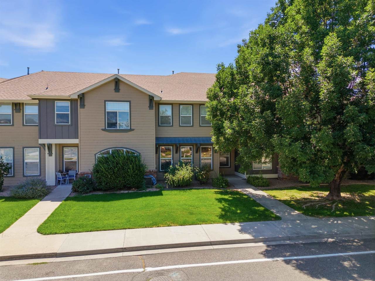 2485 Fountainhead Boulevard - Photo 1