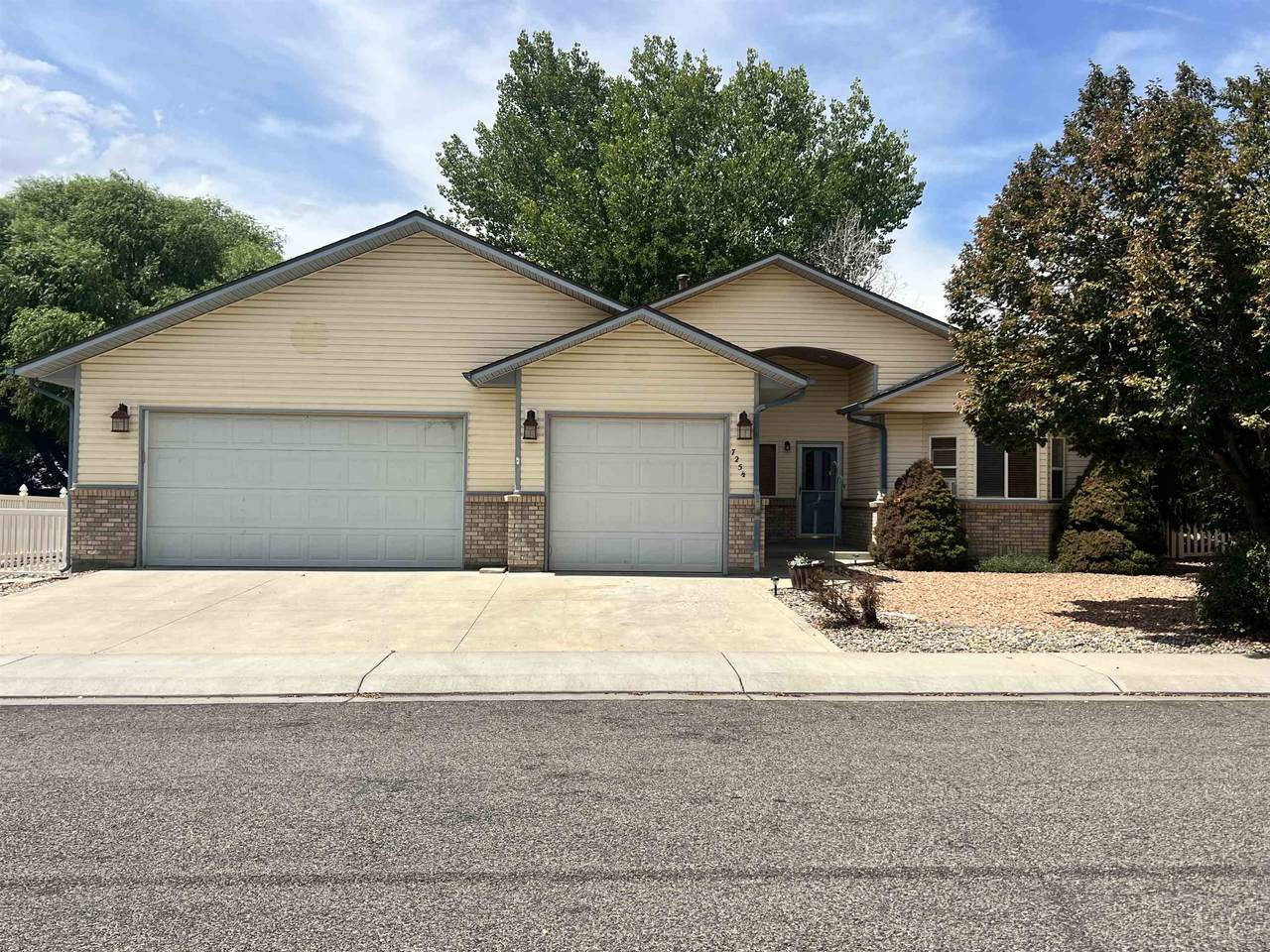 725 1/2 Monument View Drive - Photo 1