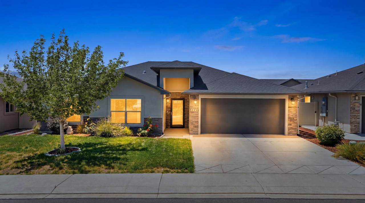 453 Florence Road - Photo 1