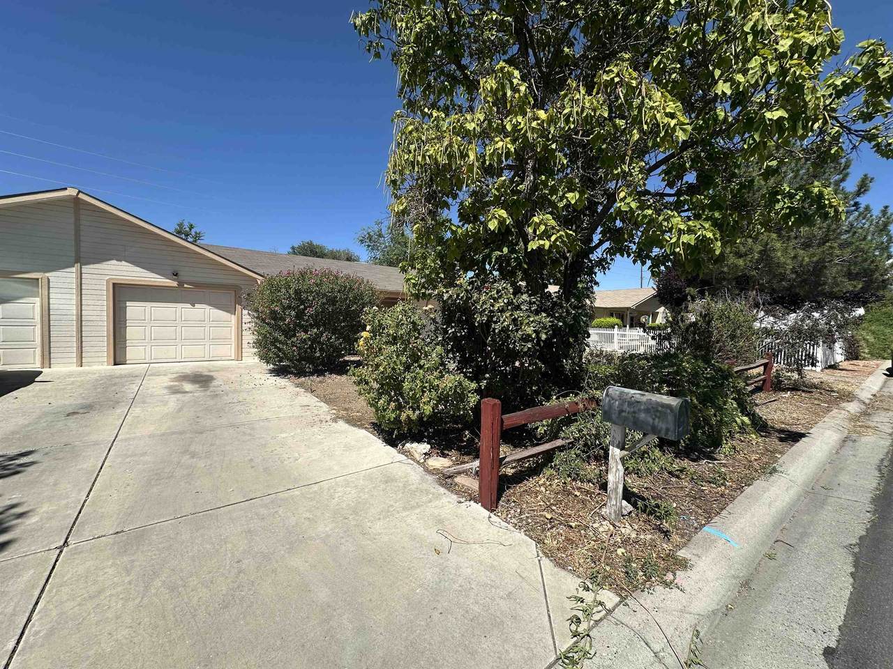 469 Mae Street - Photo 1