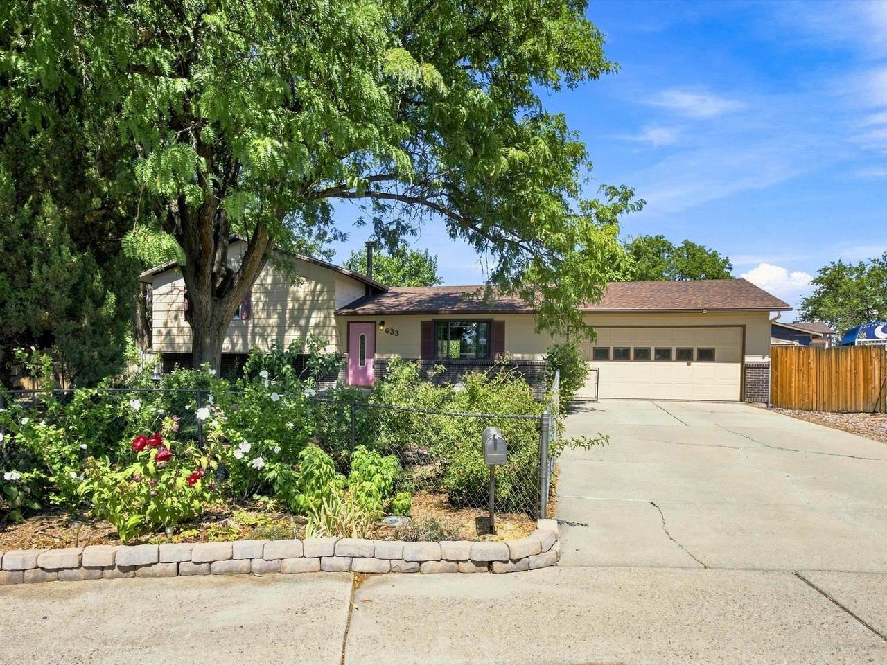 633 Sparn Court - Photo 1