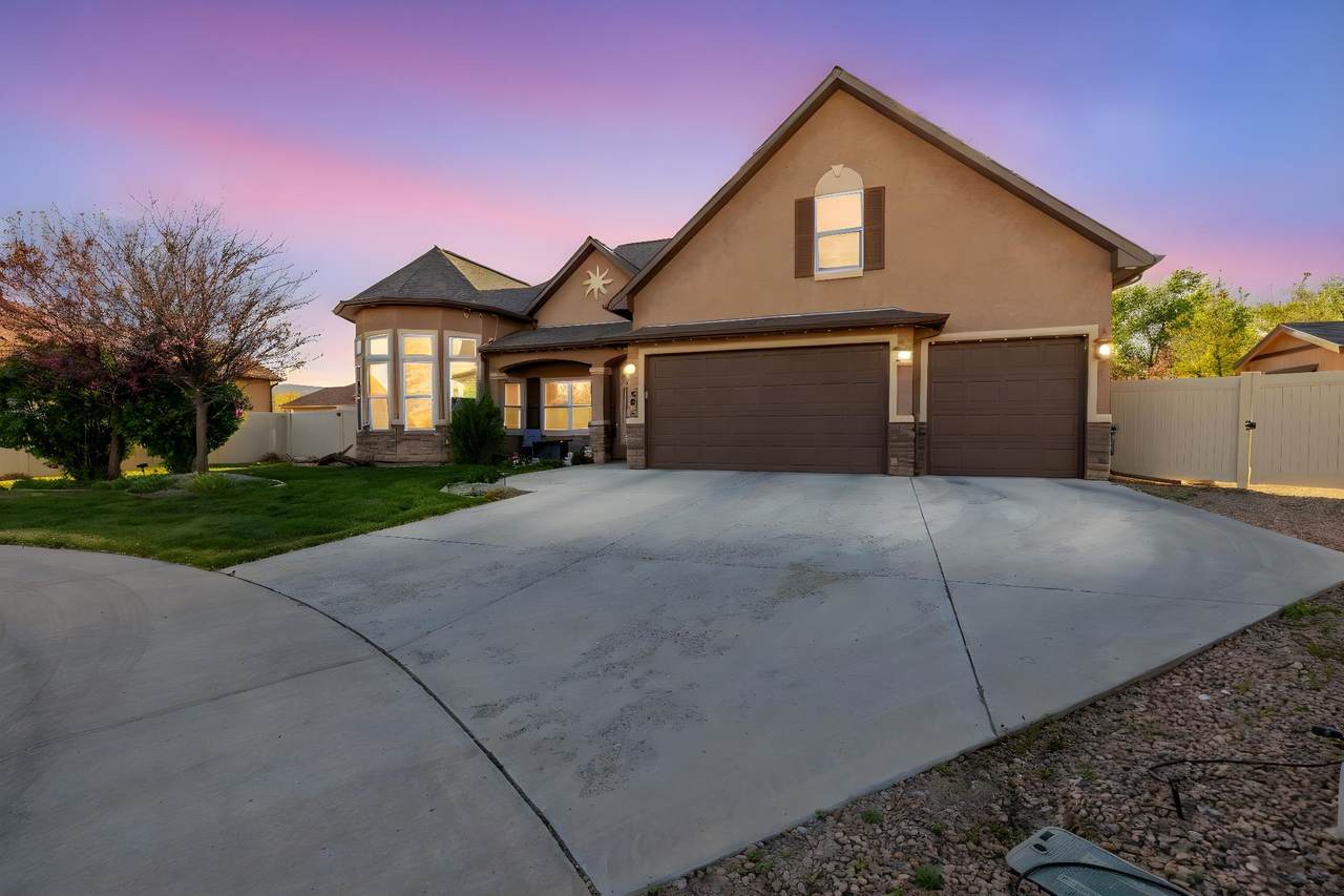593 Birchwood Court - Photo 1