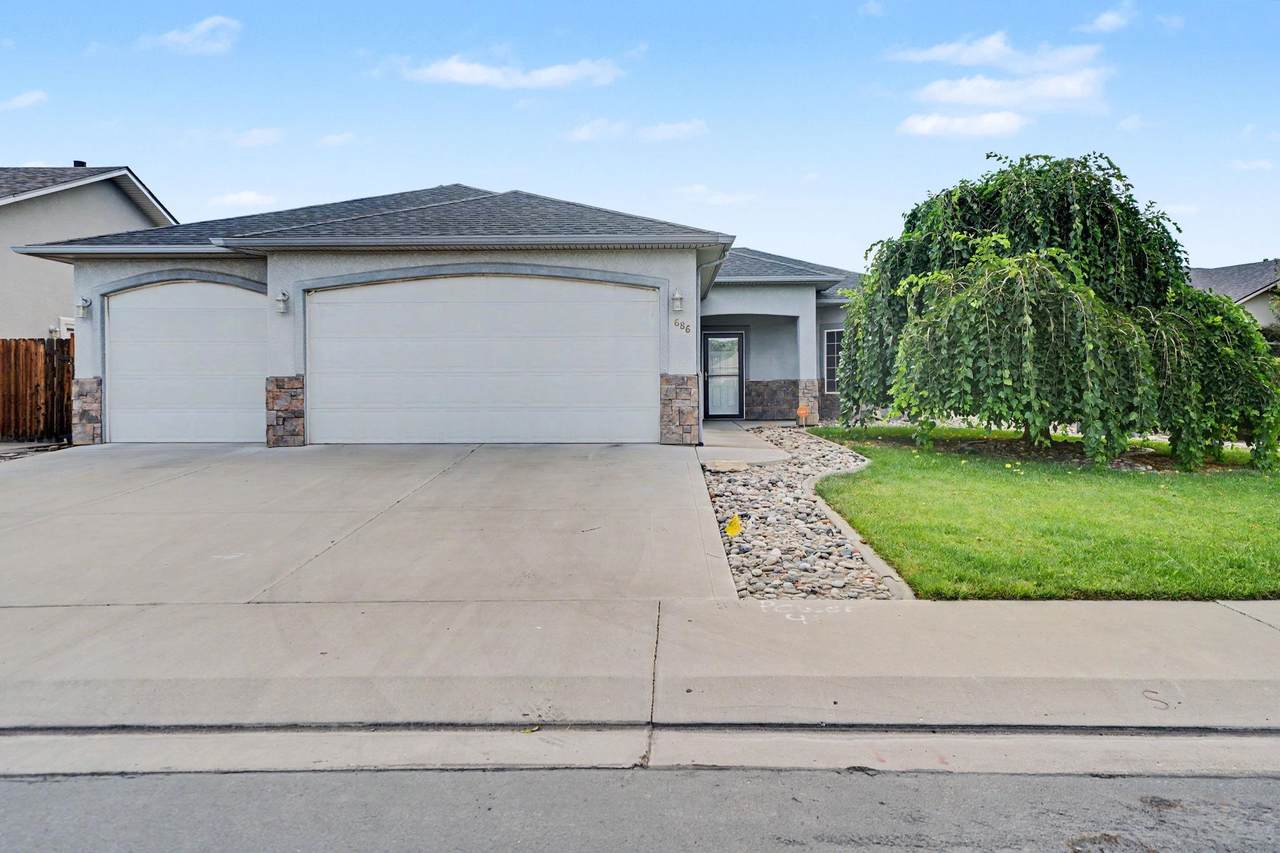 686 Patriot Court - Photo 1