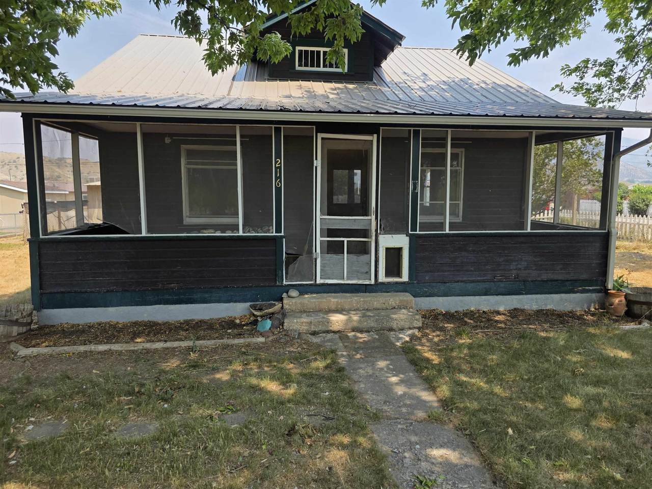 216 Denver Avenue - Photo 1