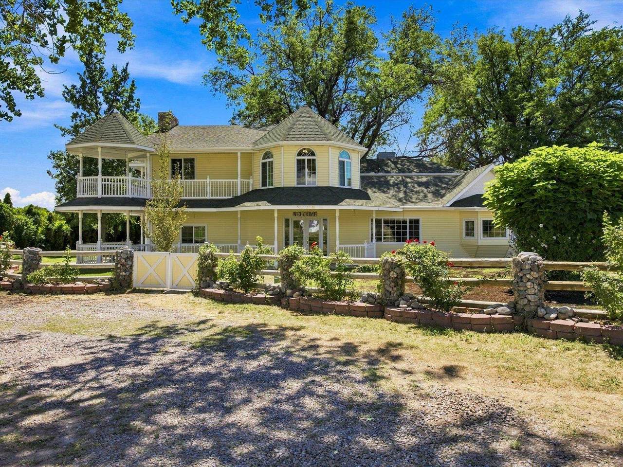 923 23 Road - Photo 1