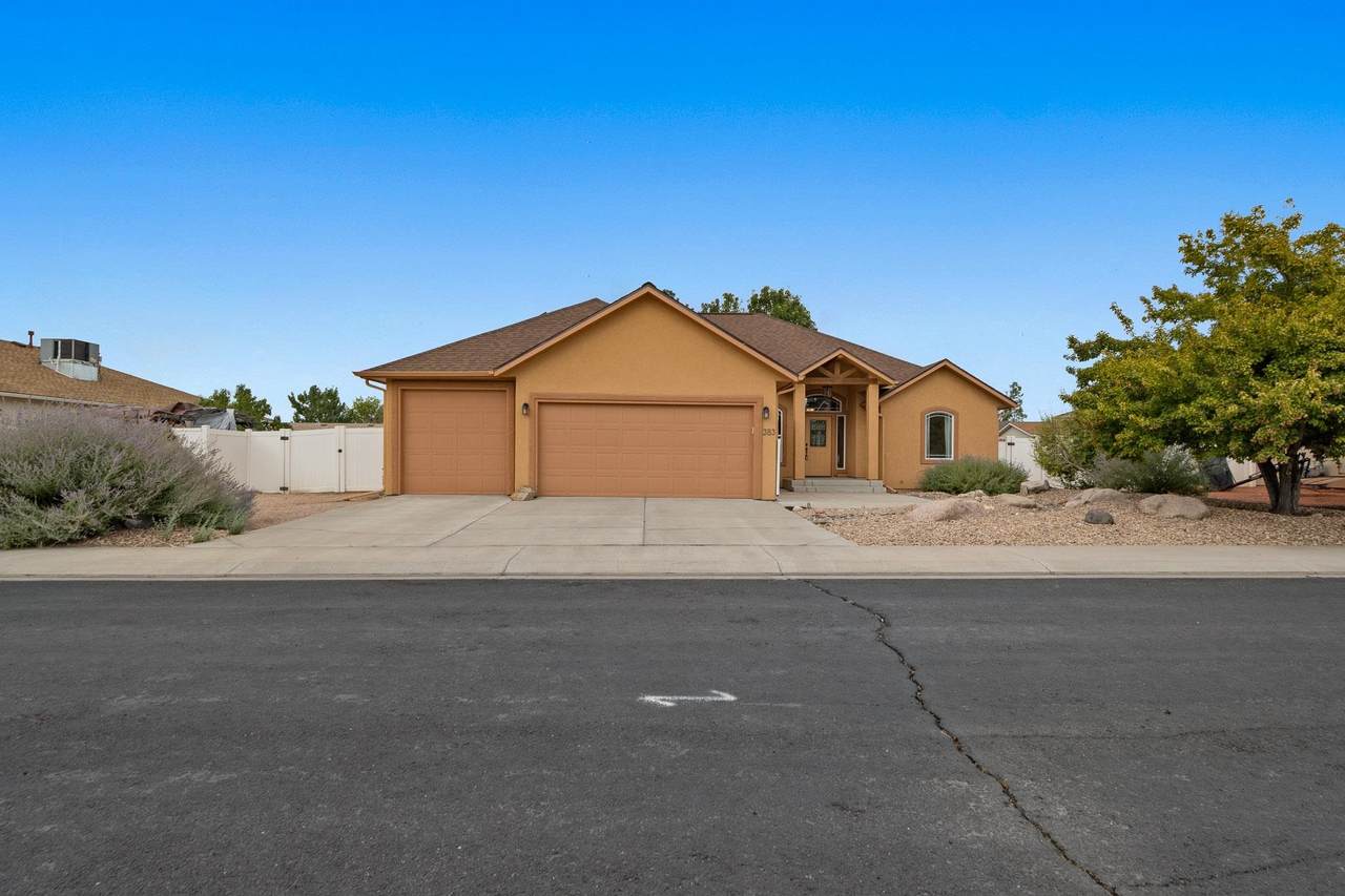 383 Rosemary Way - Photo 1