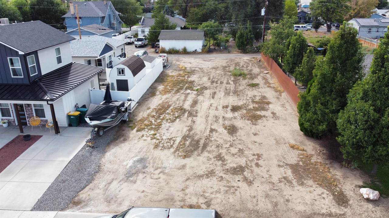 235 Mulberry Street - Photo 1