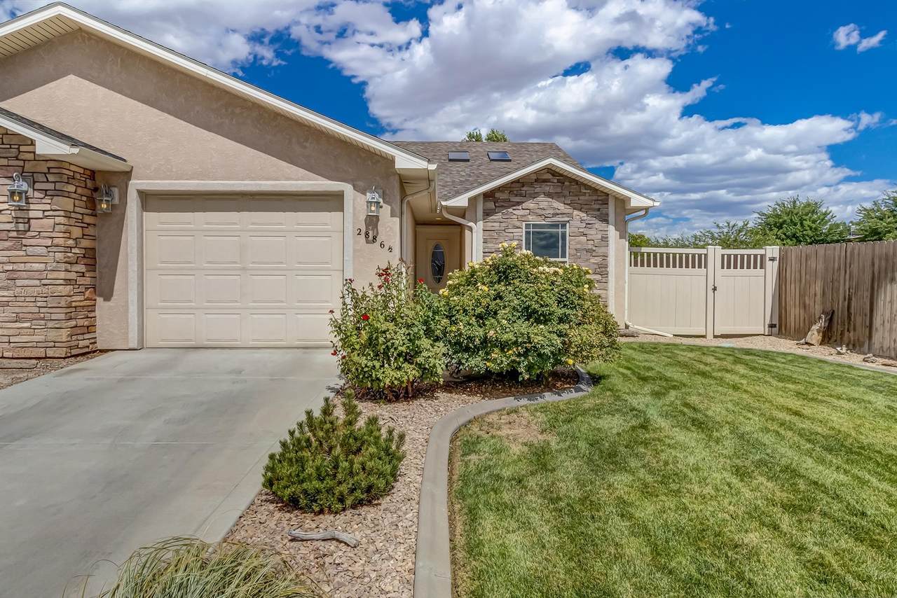 2886 1/2 Cascade Avenue - Photo 1