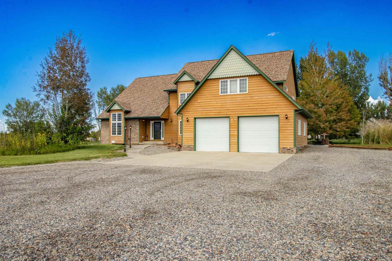 677 30 Road - Photo 1