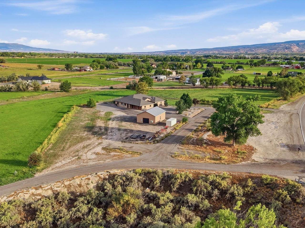 912 23 Road - Photo 1