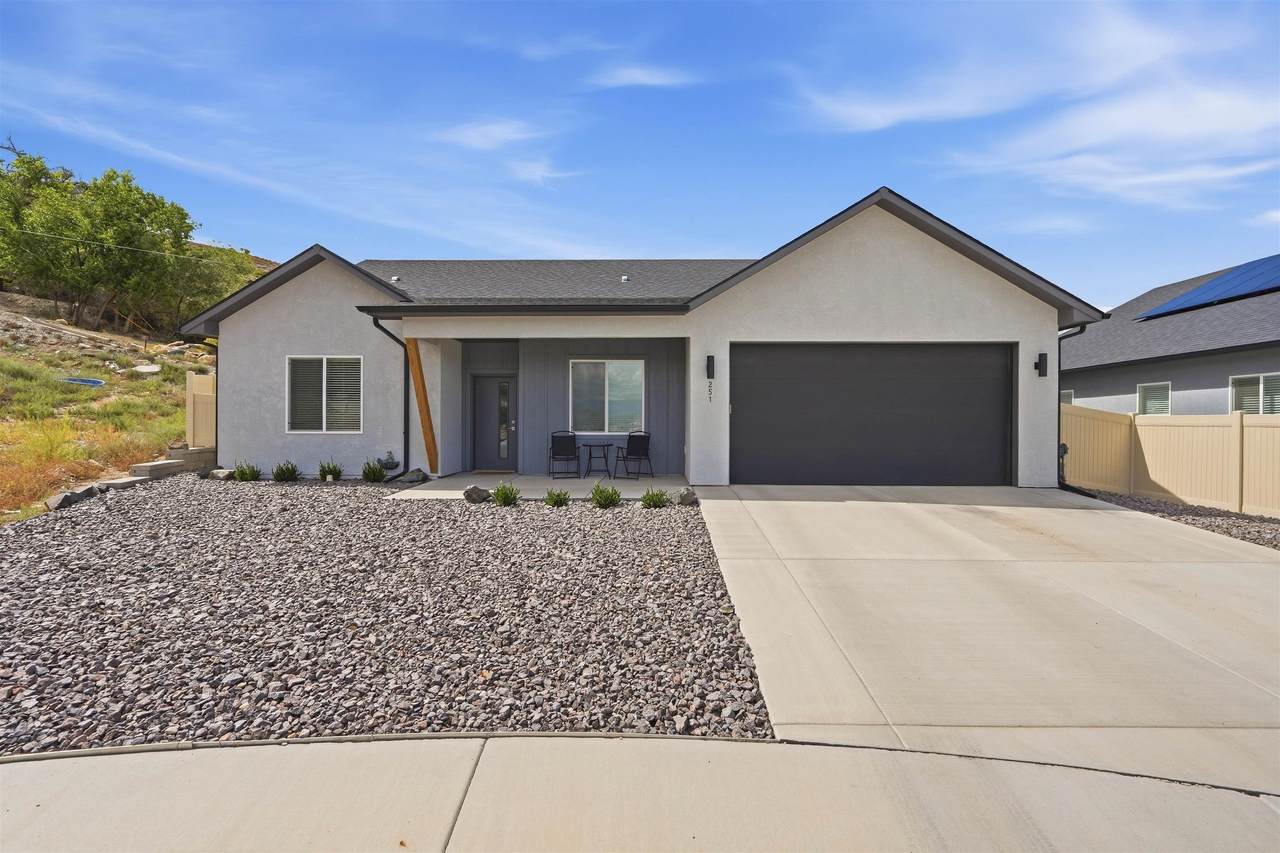 251 Maggie Drive - Photo 1