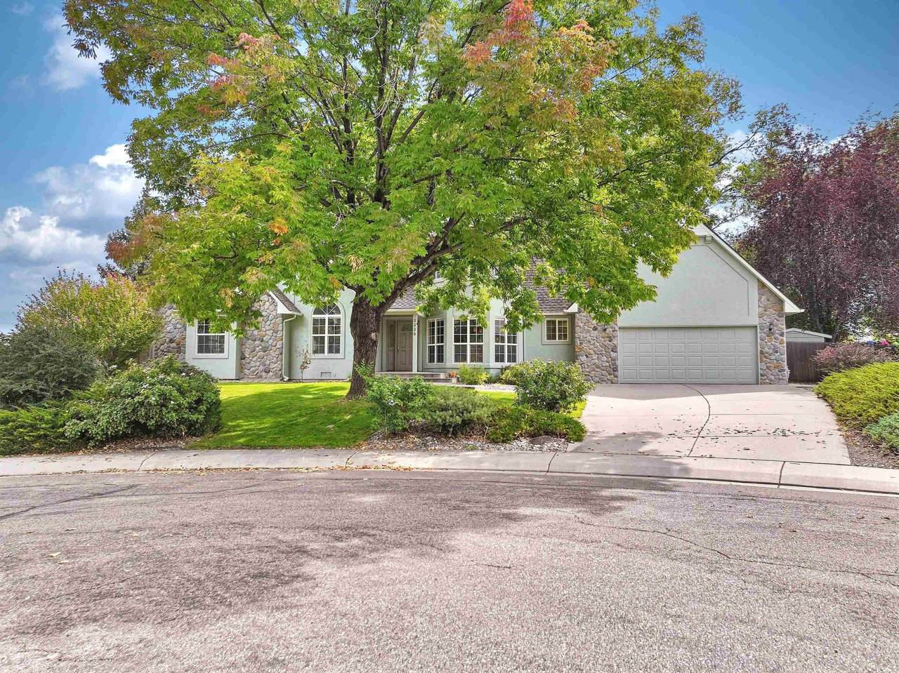 2330 Wren Court - Photo 1