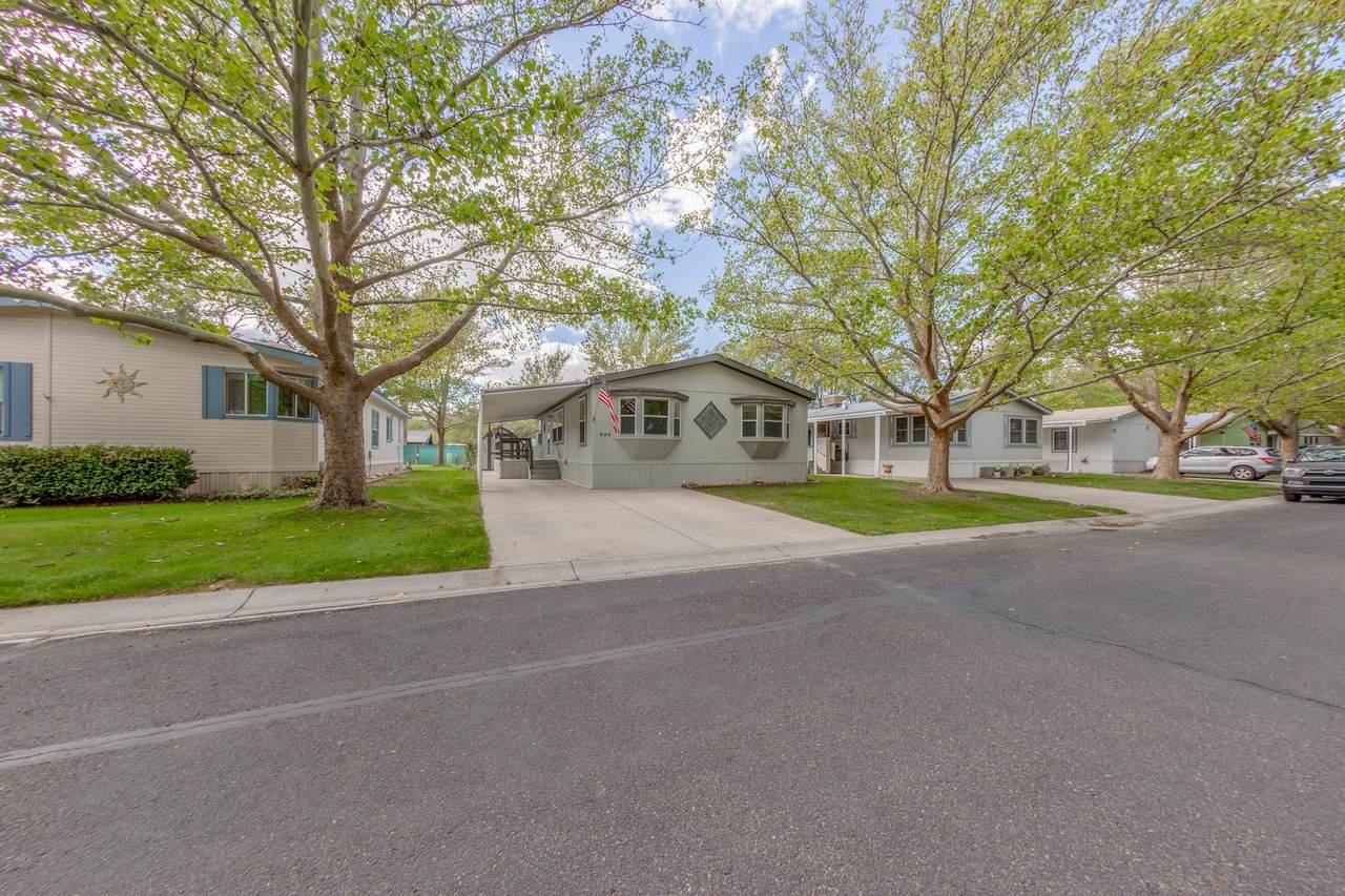 679 Brentwood Drive - Photo 1