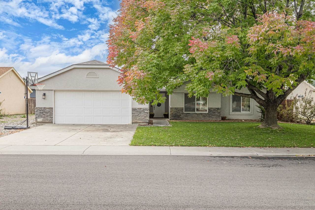 1140 Sunflower Avenue - Photo 1