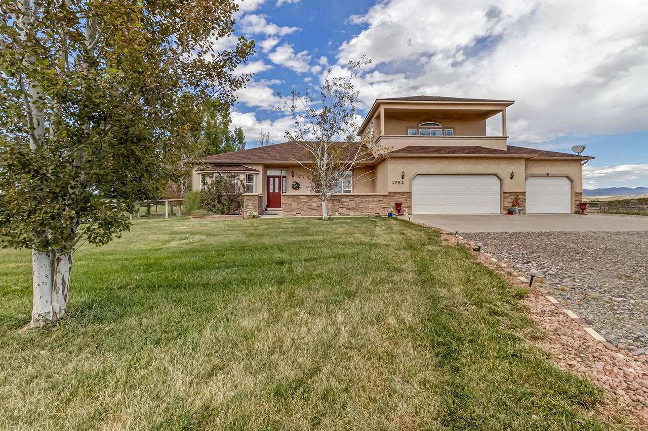 1792 12 Road - Photo 1