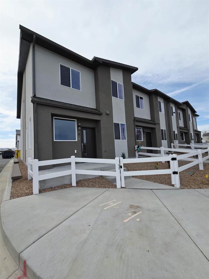 2786 Caspian Way - Photo 1