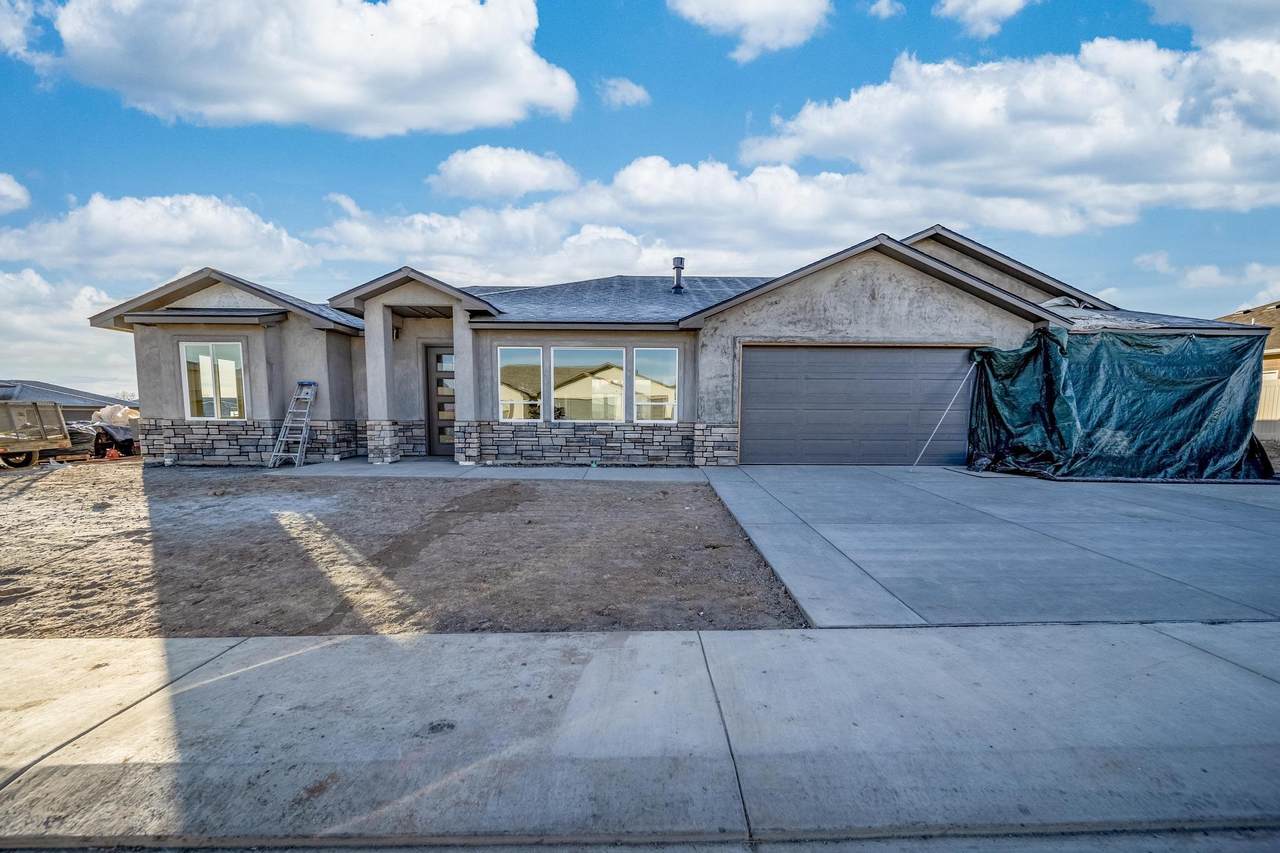 2915 Arabesque Drive - Photo 1
