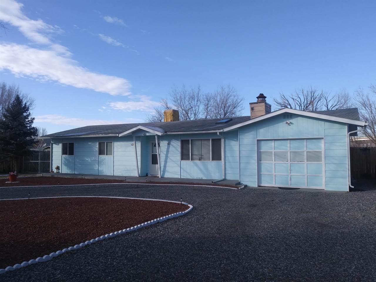 565 Aaron Court - Photo 1