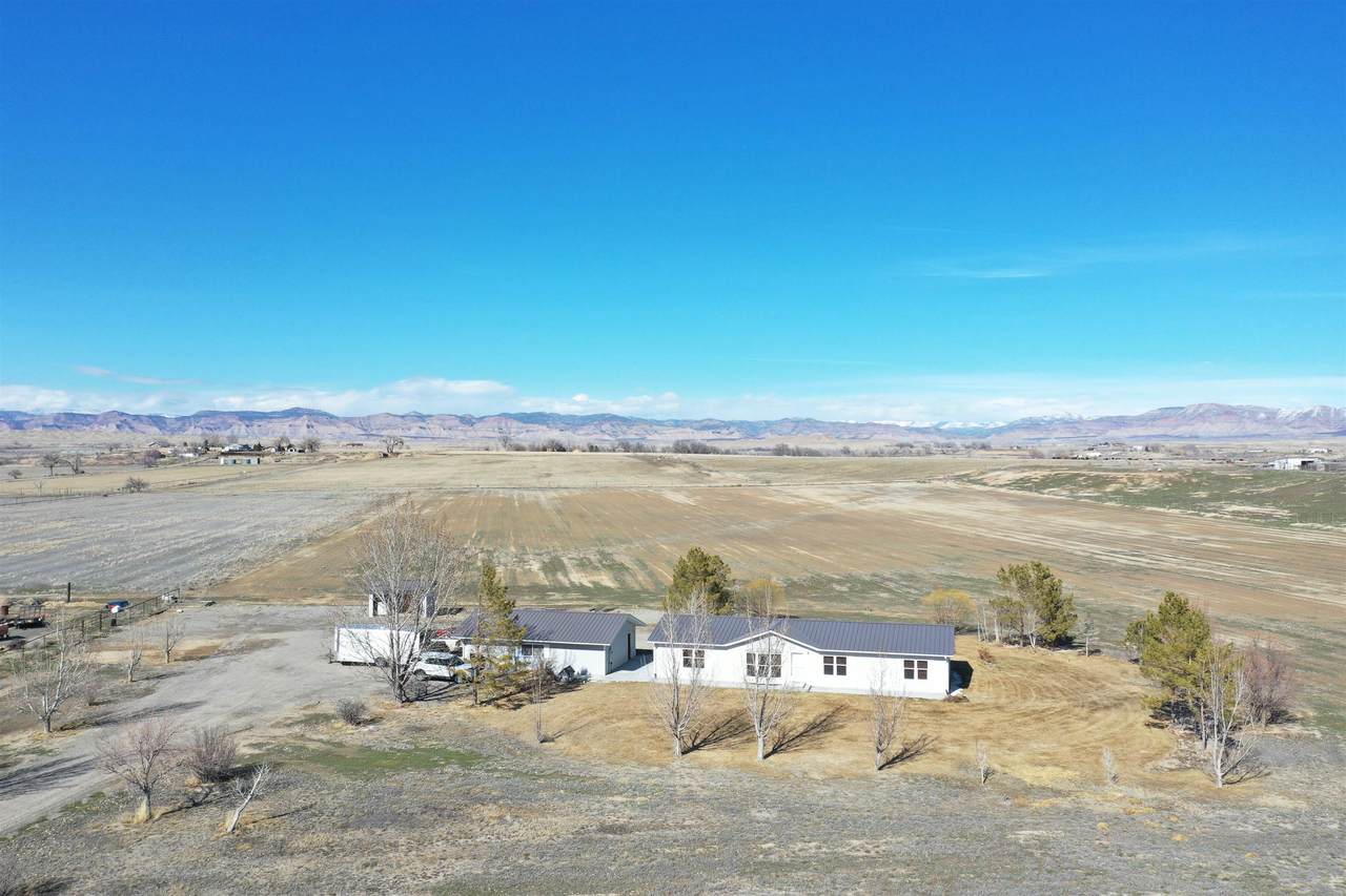 920 R Road - Photo 1