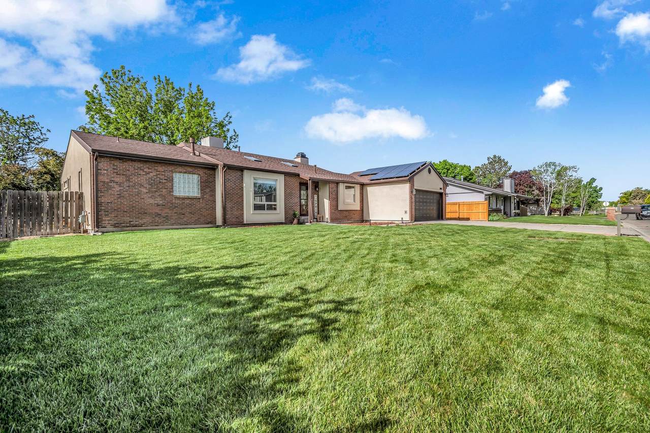 3087 Hoisington Avenue - Photo 1