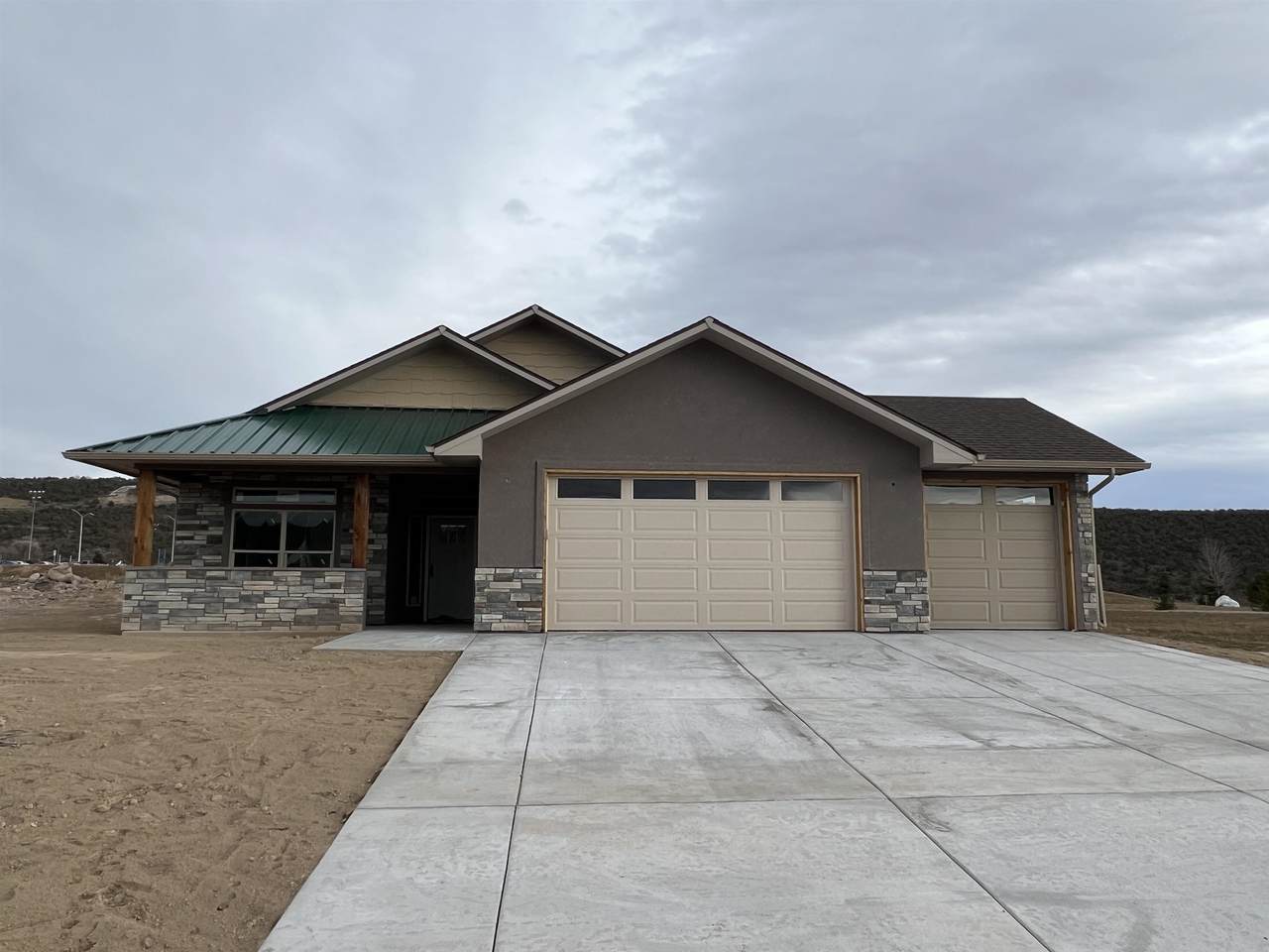 335 Limestone Court - Photo 1
