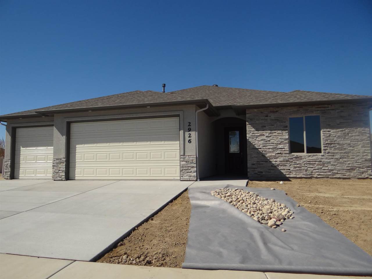2926 Brodick Way - Photo 1