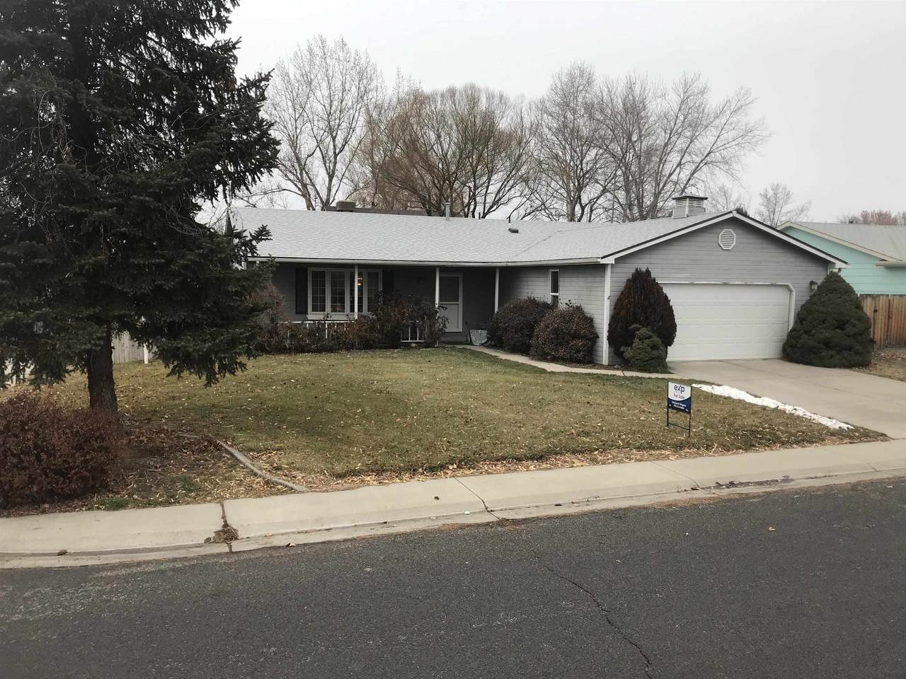 579 Sycamore Street - Photo 1