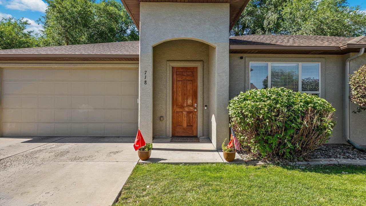 718 Metate Court - Photo 1