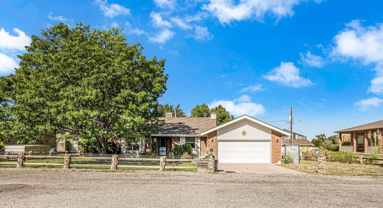 203 Knob Hill Drive - Photo 1