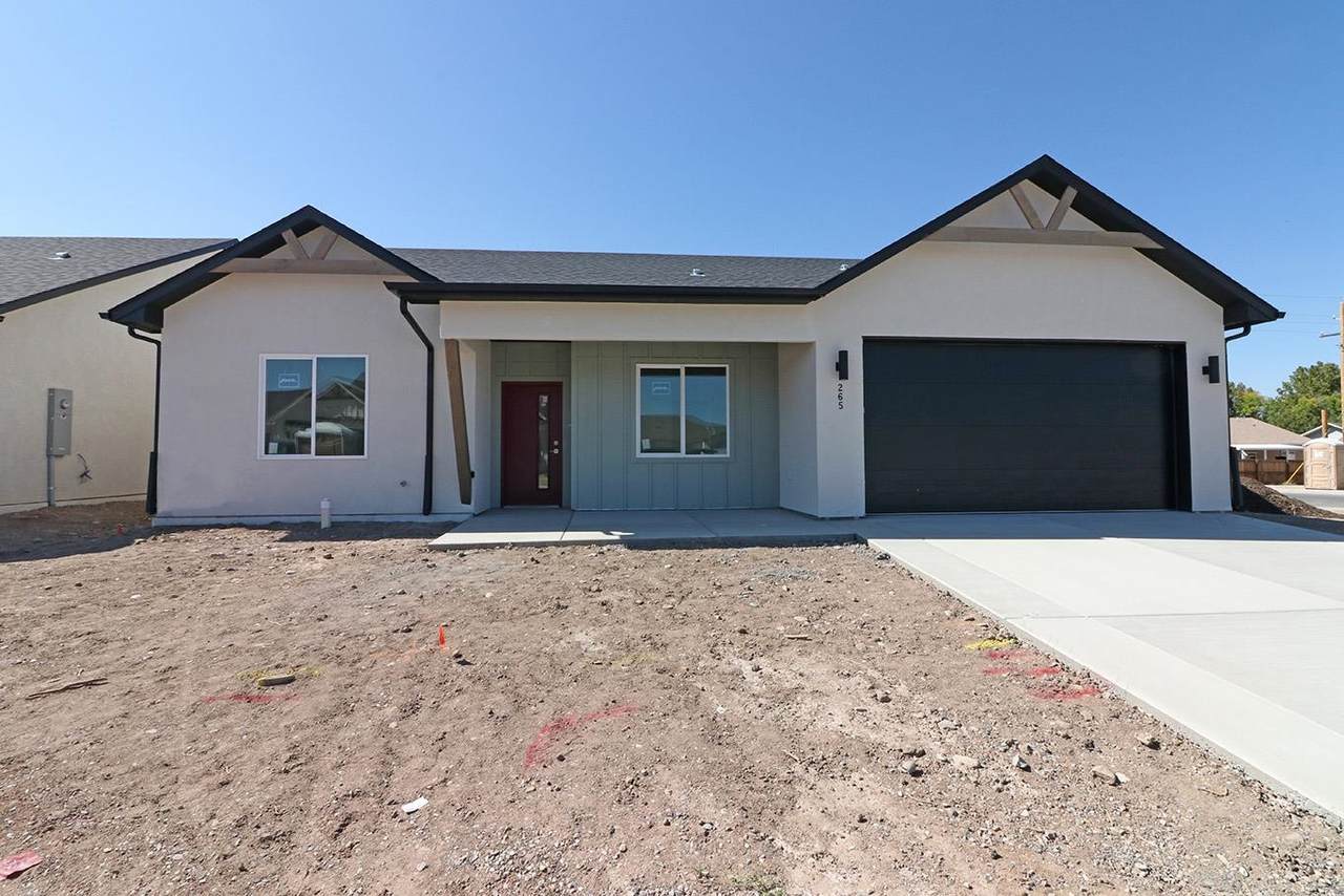 265 Maggie Drive - Photo 1