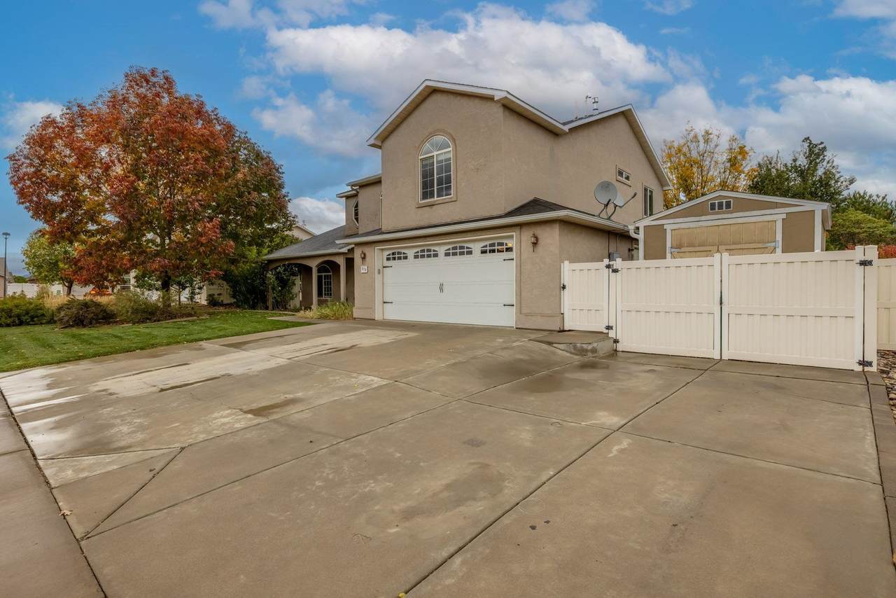 878 Darcy Jo Lane - Photo 1