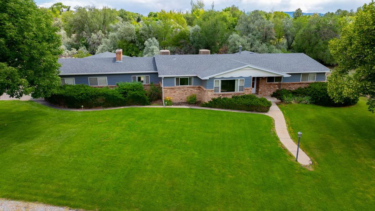 694 Sperber Lane - Photo 1