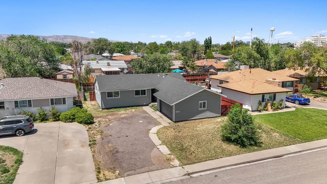 525 25th Street - Photo 1