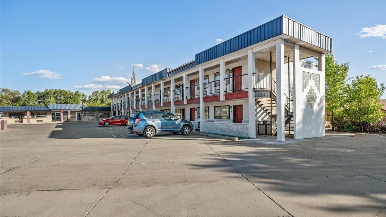1702 Main Street - Photo 1
