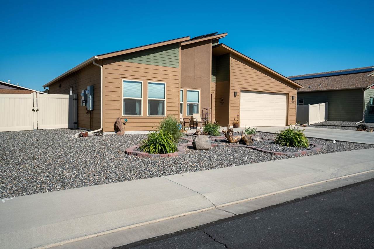 391 Blue River Drive - Photo 1